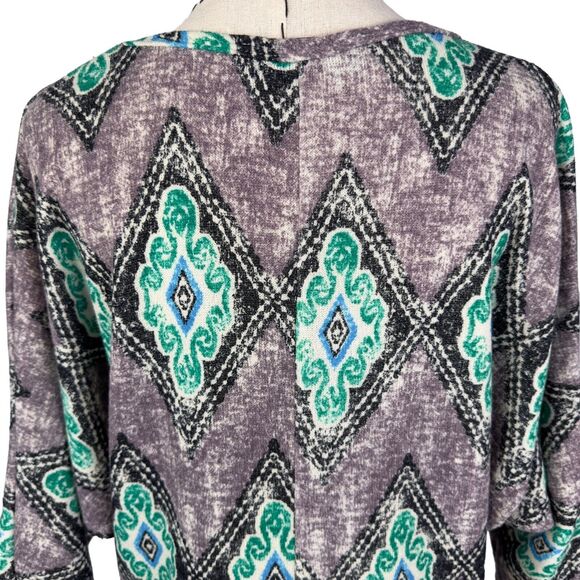 Peach Love Cream Gray Green 3/4 Sleeve Geometric Print Pullover Sweater Size M - Picture 5 of 7